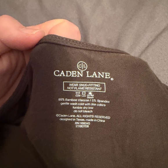Caden Lane Maternity Robe - Picture 2 of 4